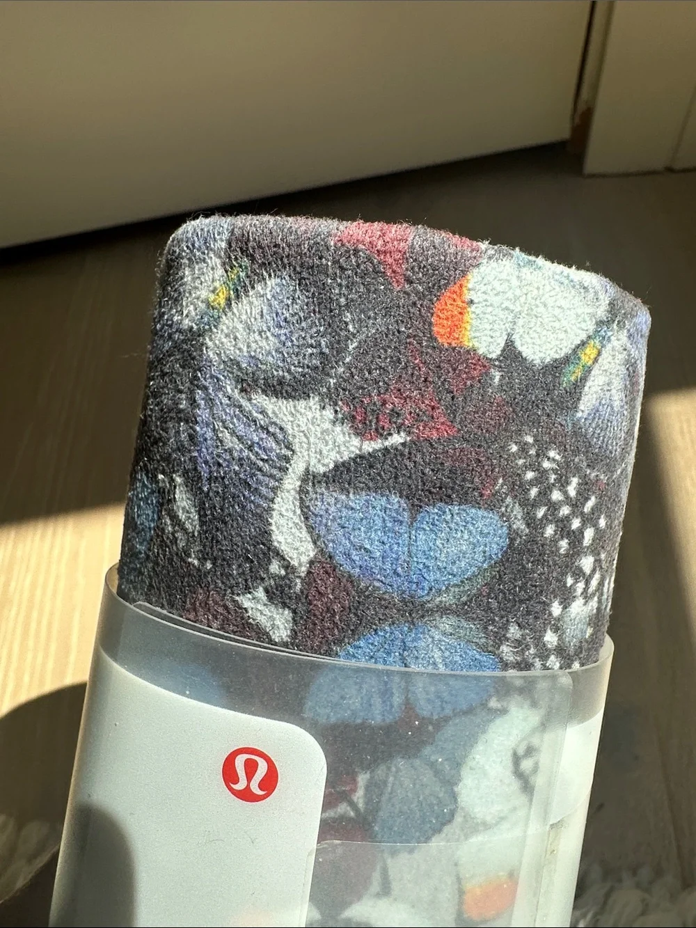 lululemon athletica Navy and Blue Floral Microfiber Towel 71 x 26